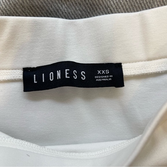 Pleated white varsity skirt form Lioness - Picture 2 of 2